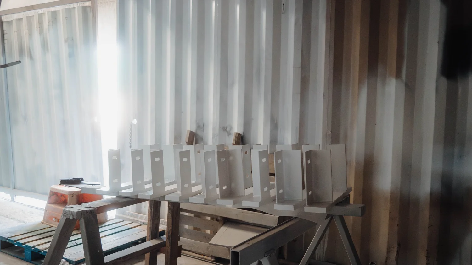 Powder coated marine and boat fitting components